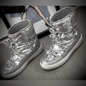 Moon Boot Pulse Lace up waterproof boots Y2K Disco Bling w/Silver sequins size 6